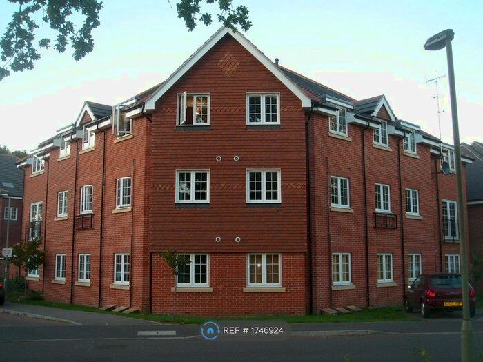 2 Bedroom Flat To Rent In Hawthorn Way, Lindford, Bordon, GU35