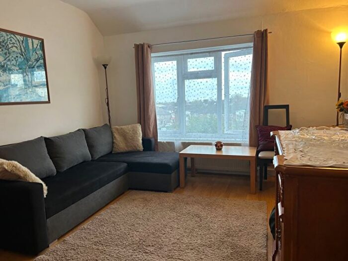 1 Bedroom Flat To Rent In London, N20