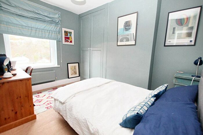 3 Bedroom End Of Terrace House For Sale In Knowlwood Road, Todmorden, OL14