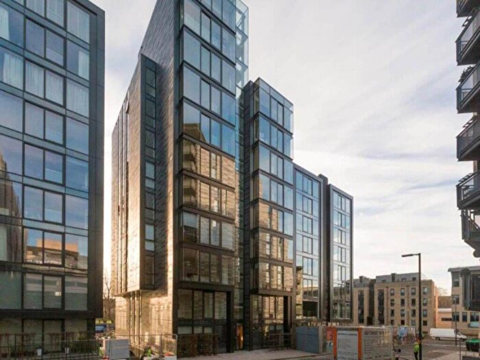 Garage / Parking To Rent In Simpson Loan Parking Space, EH3