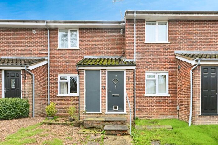 1 Bedroom Maisonette For Sale In Millstream Close, Hertford, SG14