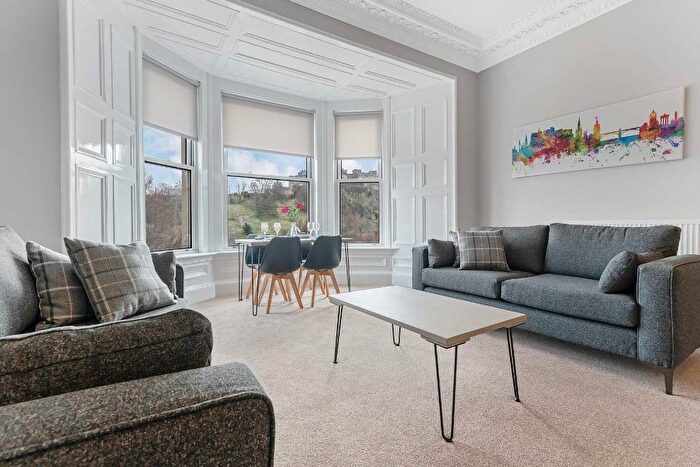 4 Bedroom Flat To Rent In Princes Street, Edinburgh, EH2