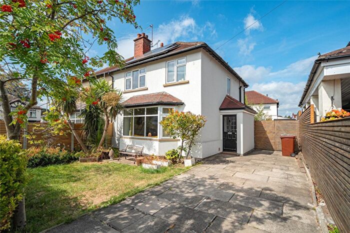 3 Bedroom Semi-Detached House For Sale In Beaumont Avenue, Roundhay, Leeds, LS8