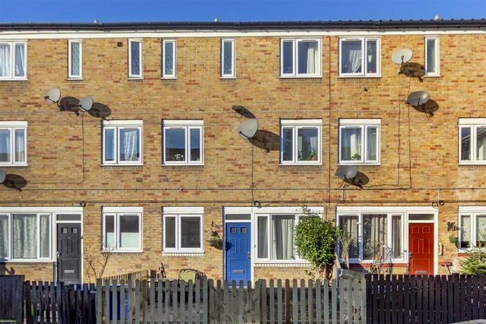 1 Bedroom Flat To Rent In Lucey Way, London, SE16