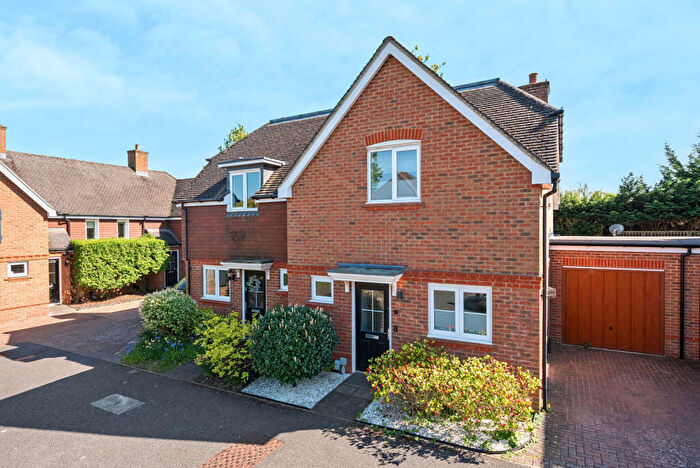 3 Bedroom Semi Detached House For Sale In Westfield Close, Woking, GU22