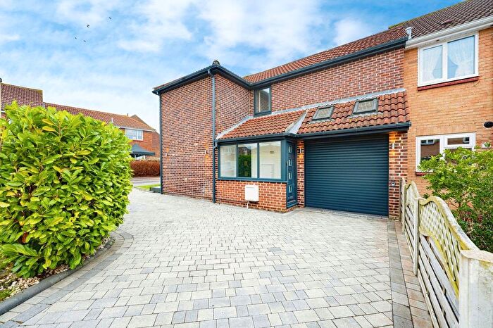 3 Bedroom End Of Terrace House To Rent In Kingfishers, Fareham, Hampshire, PO16