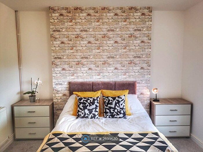 2 Bedroom Flat To Rent In Montpelier Terrace, Swansea, SA1