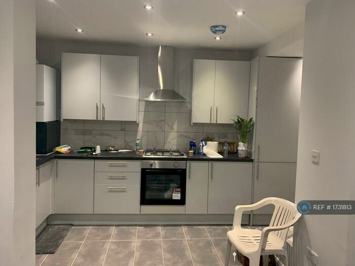 4 Bedroom Terraced House To Rent In Shakespeare Crescent, London, E12