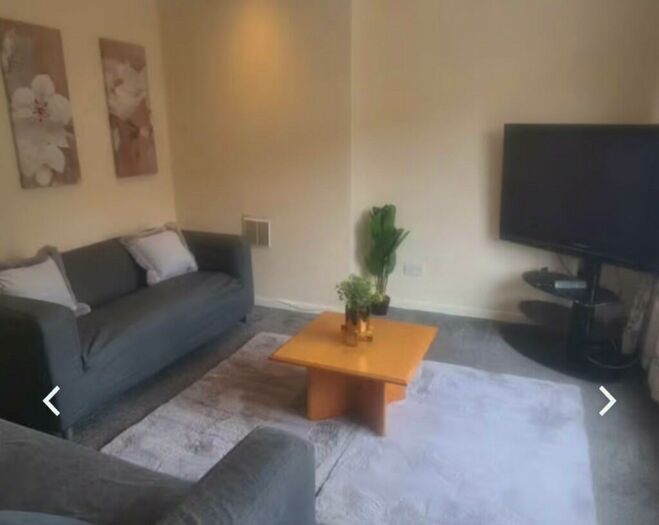 5 Bedroom Semi-Detached House To Rent In Estcourt Terrace, Leeds, West Yorkshire, LS6