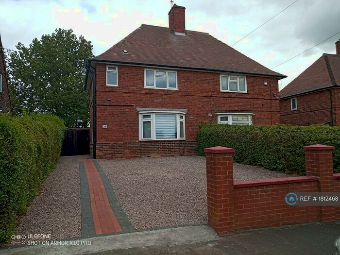 3 Bedroom Semi-Detached House To Rent In Hereford Road, Nottingham, NG3