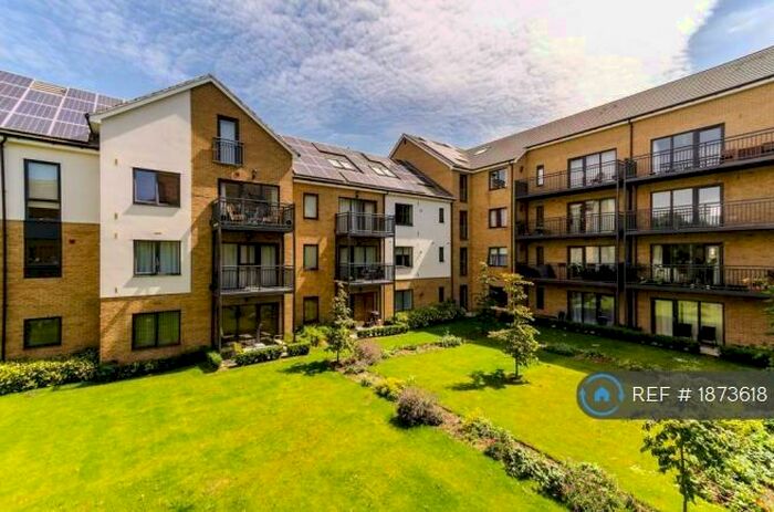 3 Bedroom Flat To Rent In South Norwood, London, SE25