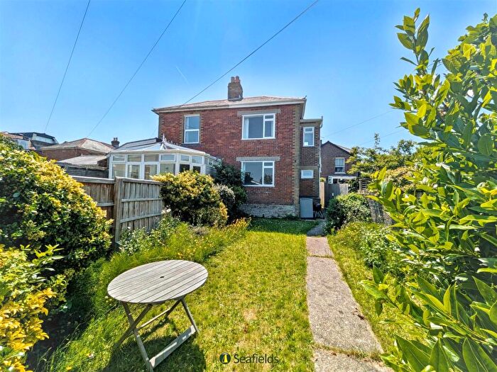 2 Bedroom House For Sale In West Street, Seaview, PO34