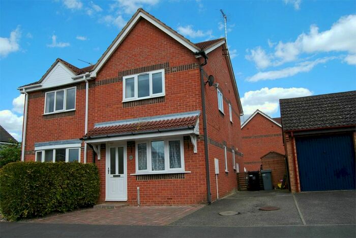 3 Bedroom Semi-Detached House To Rent In Kesteven Way, Bourne, PE10