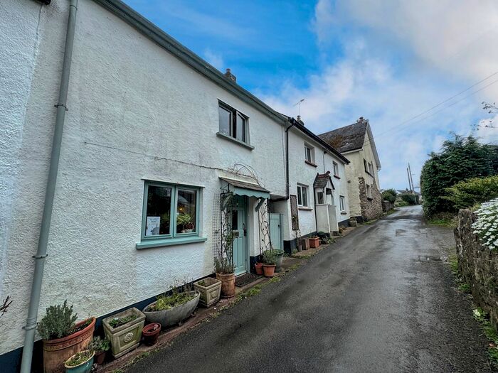 2 Bedroom Cottage For Sale In Butts Lane, Christow, Exeter, EX6