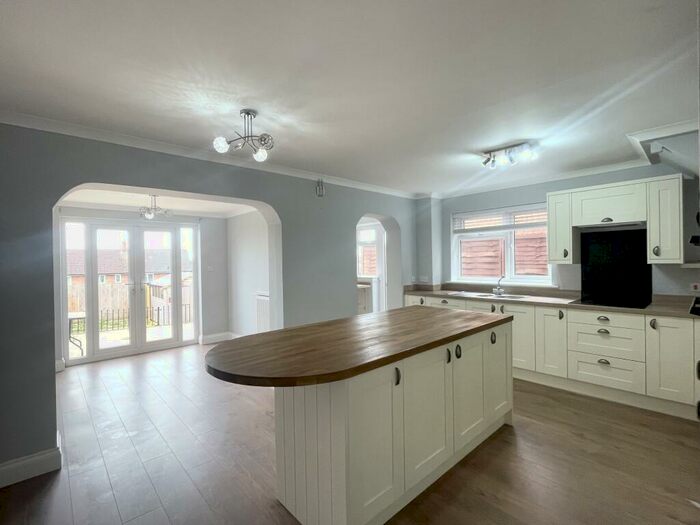 3 Bedroom House To Rent In Chatsworth Crescent, Ipswich, IP2