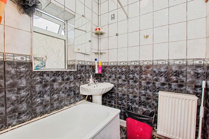 3 Bedroom Terraced House For Sale In Gladstone Street, Peterborough, PE1