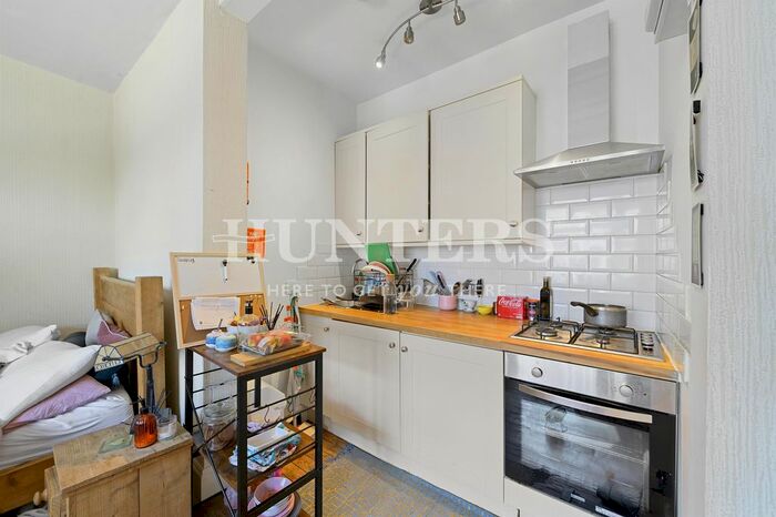 1 Bedroom Flat To Rent In Ballards Lane, London, N12