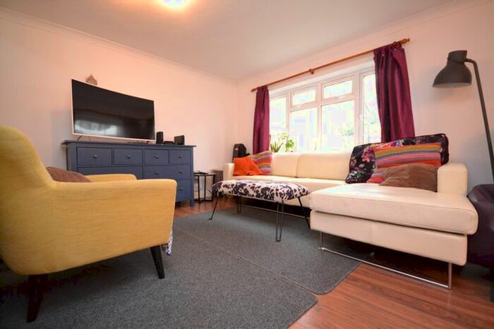4 Bedroom Detached Bungalow To Rent In Norfolk Close, St Margarets, Twickenham, TW1