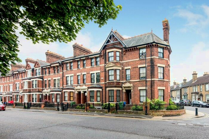 1 Bedroom Flat To Rent In South Road, Faversham, Kent, ME13