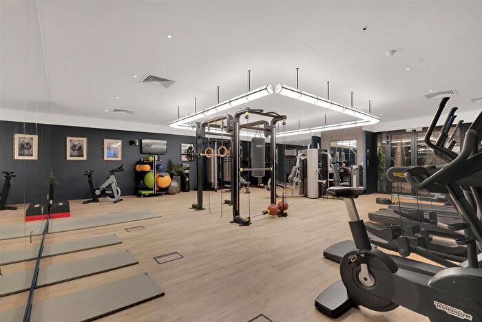 2 Bedroom Flat To Rent In Kidderpore Avenue, London, NW3