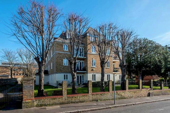 2 Bedroom Flat To Rent In Lansdowne Road, West Wimbledon, SW20