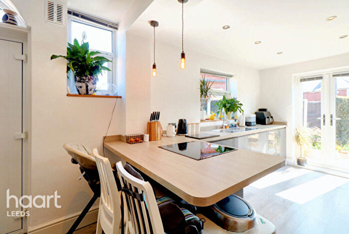 2 Bedroom Semi-Detached House For Sale In Vinery Avenue, Leeds, LS9