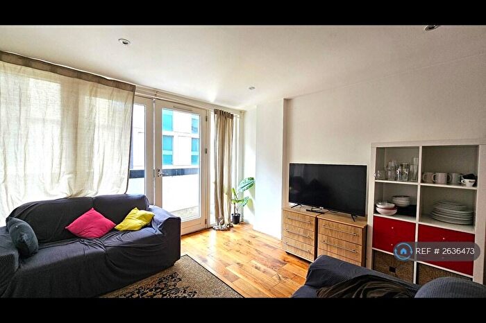 3 Bedroom Flat To Rent In Saskia House, Shoreditch, E2