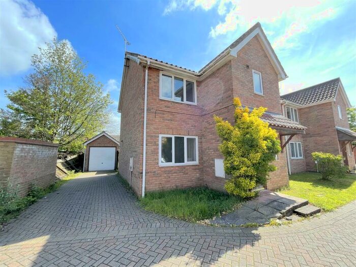 4 Bedroom House To Rent In Laud Mews, Ipswich, IP3