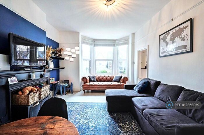 1 Bedroom Flat To Rent In Chichele Road, London, NW2