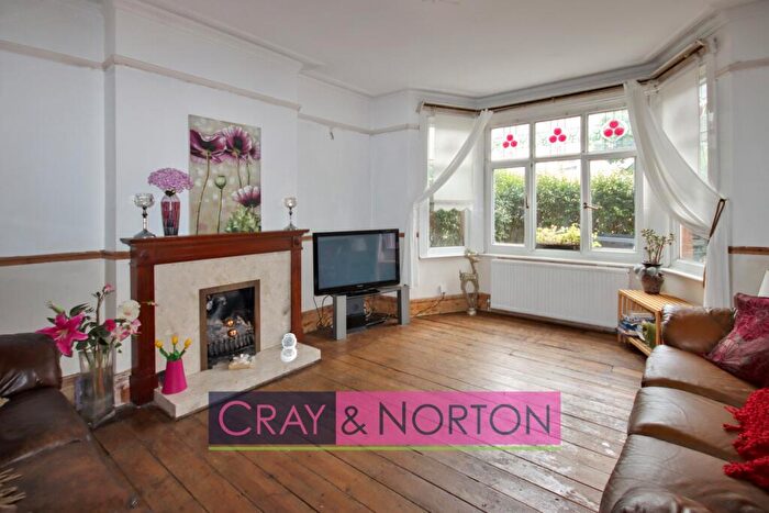 3 Bedroom End Of Terrace House For Sale In Lyndhurst Road, Thornton Heath, CR7