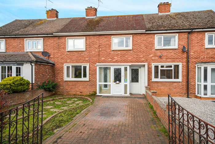 3 Bedroom Terraced House For Sale In Woodhall Road, Chelmsford, CM1