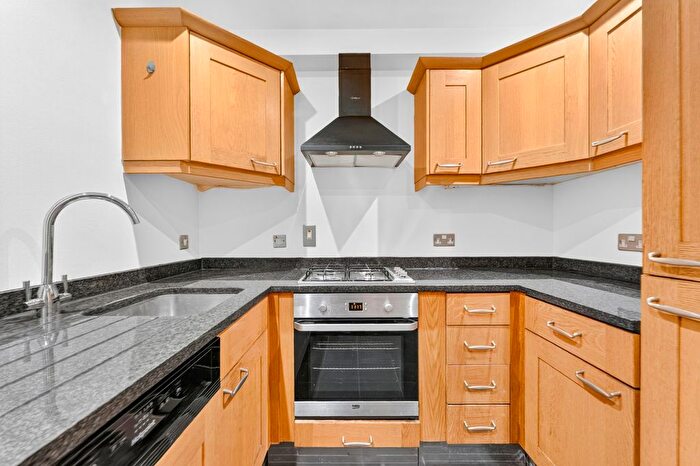 2 Bedroom Property To Rent In Kingsley Mews, Wapping, E1W