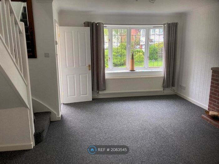 3 Bedroom Detached House To Rent In Watermead Close, Stockport, SK3