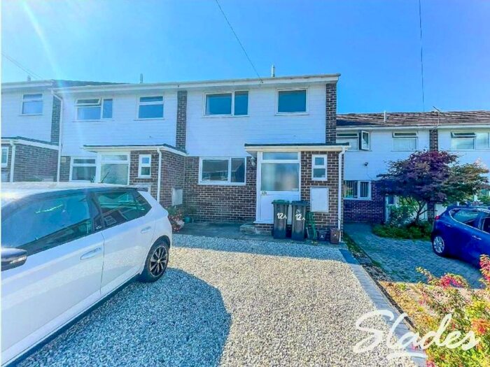 3 Bedroom Terraced House To Rent In Seaton Road, Highcliffe, Christchurch, BH23