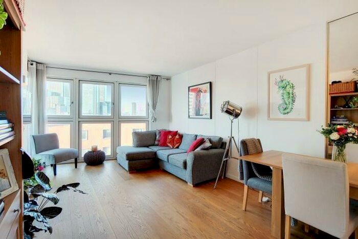 1 Bedroom Flat For Sale In New Providence Wharf, Fairmount Avenue, London, E14