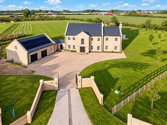 6 Bedroom Detached House For Sale In Roebuck Rise, Breighton, YO8