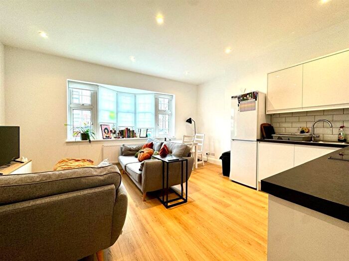 Property To Rent In Queens Avenue, London, N21