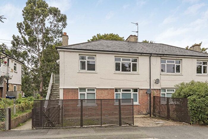 3 Bedroom Flat For Sale In Ash Grove, Ealing, W5