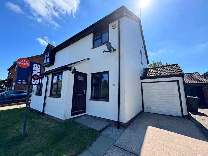 2 Bedroom Semi-Detached House To Rent In Buckingham Road, Hockley, SS5