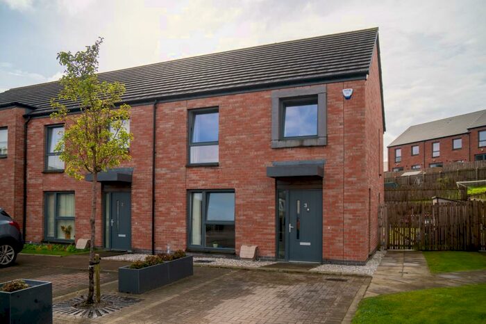3 Bedroom Terraced House For Sale In Drumgrew Quadrant, Twechar, East Dunbartonshire, G65