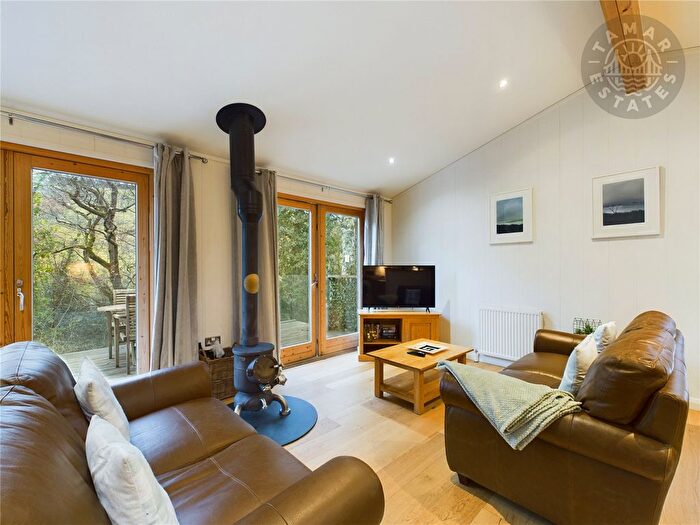 2 Bedroom Bungalow For Sale In Stone Rush Valley, Stonerush Lakes, Lanreath, Looe, PL13