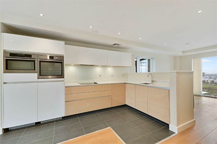 2 Bedroom Flat To Rent In Landmann Point, Peartree Way, North Greenwich, SE10
