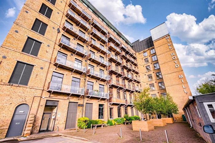 2 Bedroom Penthouse For Sale In Huddersfield Road, Brighouse, HD6