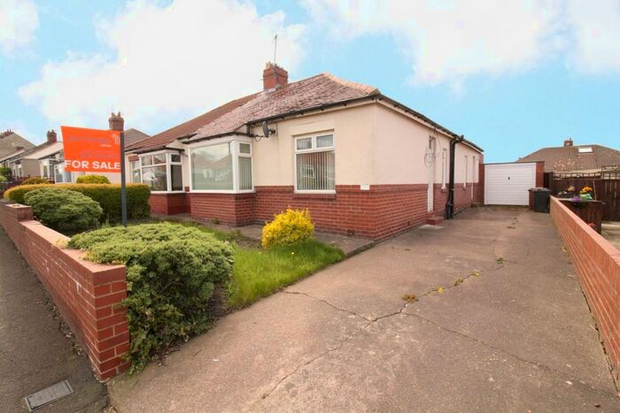 3 Bedroom Semi-Detached Bungalow To Rent In East View, Wideopen, NE13