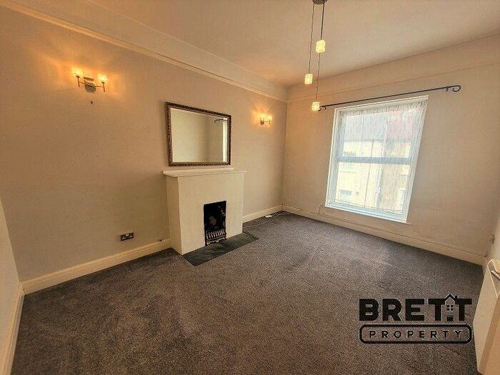 2 Bedroom Flat To Rent In Bush Street, Pembroke Dock, Pembrokeshire., SA72