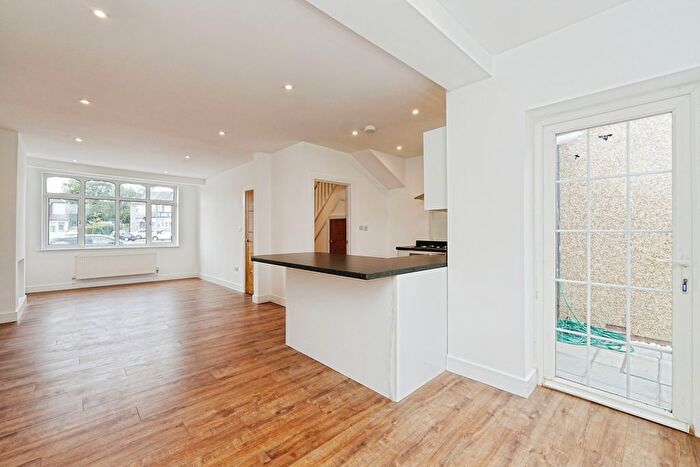 3 Bedroom Terraced House For Sale In Hillcrest Road, Bromley, BR1