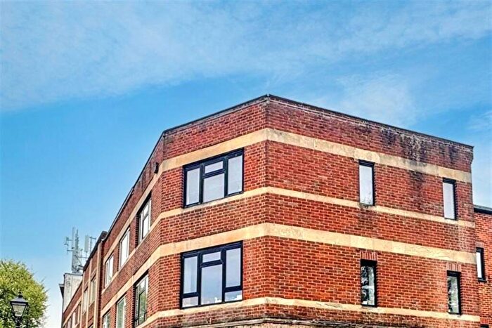 1 Bedroom Flat To Rent In Canford Cliffs, BH13
