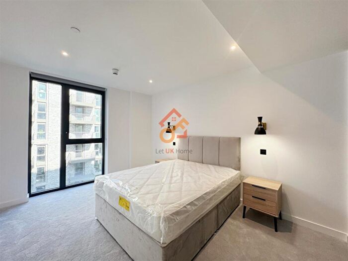 1 Bedroom Flat To Rent In Merino Gardens, London, E1W