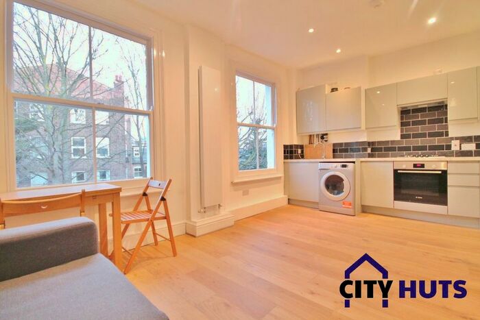 3 Bedroom Flat To Rent In Stock Orchard Crescent, London, N7