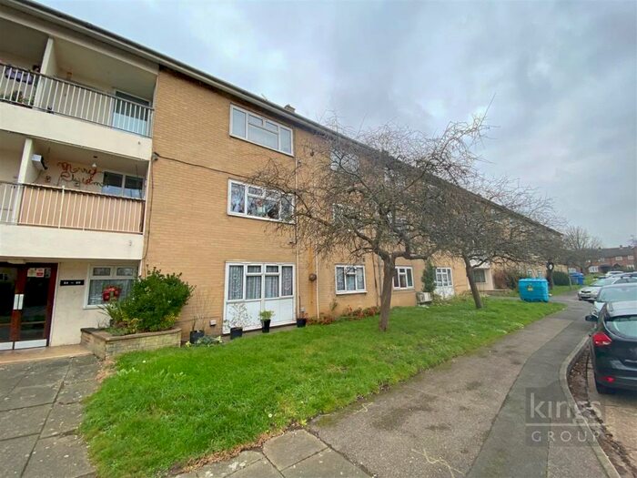 3 Bedroom Flat To Rent In Glebelands, Harlow, CM20